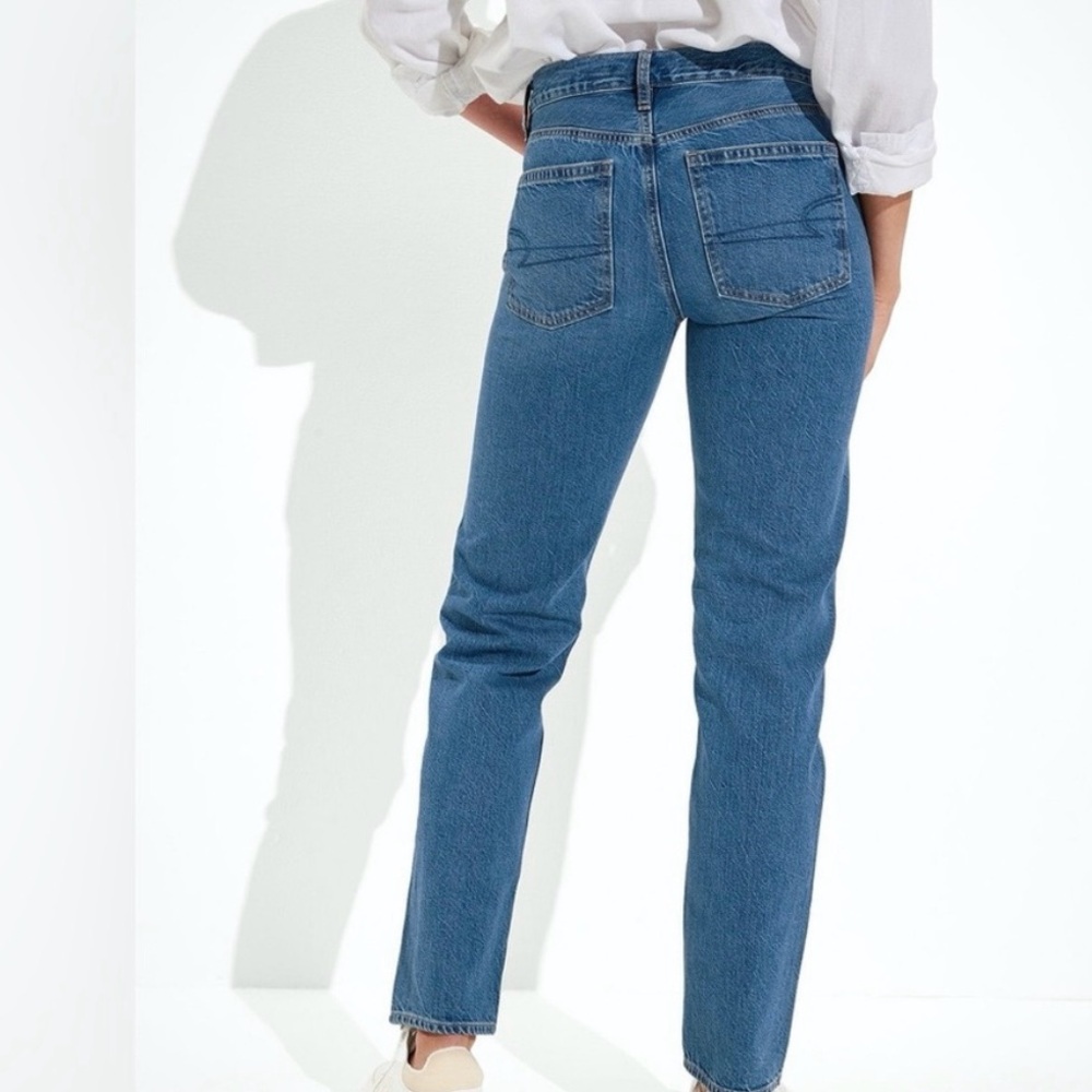 NWT American Eagle Outfitters 90s medium vintage wash boyfriend jeans - Picture 3 of 4